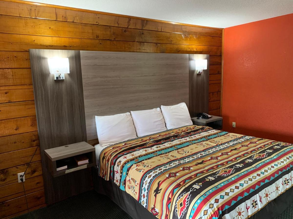 Log Cabin Inn Bay Minette Экстерьер фото
